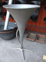 Vecchia tromba amplificatrice in alluminio, vintage delle gare automobilistiche della prima metà del '900