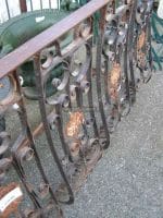 Balconcino rettangolare in ferro battuto con design classico, misura 125x31 cm.