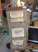 Portatutto da parete in tessuto vintage militare con tre tasche porta oggetti