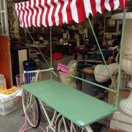 Banchetto bicicletta vintage stand in ferro con cappottina