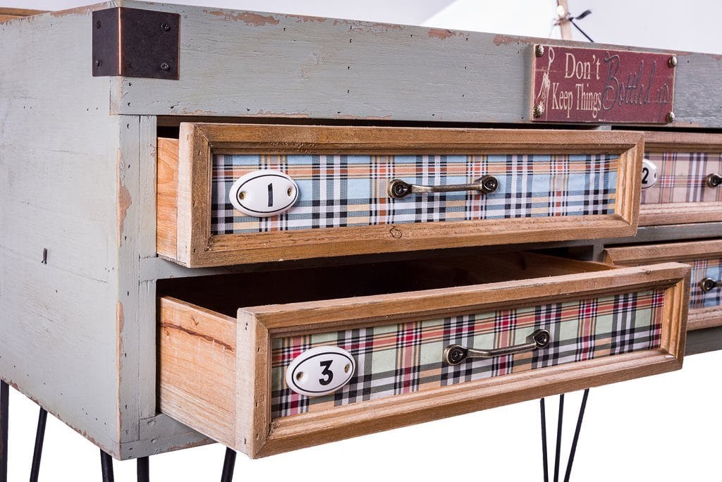 Mobile in stile Vintage a 4 cassetti con bacheca superiore, pezzo unico da esposizione
