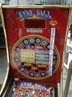 Gioco cabinet Star Ball da bar vintage con ticket cartacei.