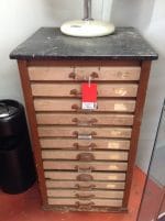 Cassettiera da tipografo in legno a 12 cassetti, complemento d'arredo vintage