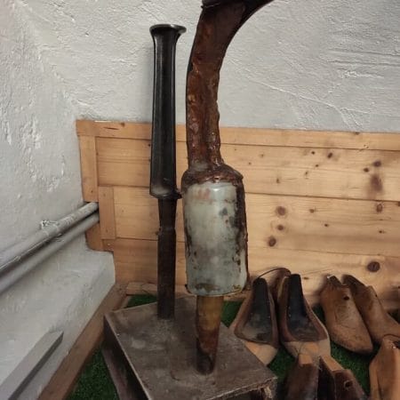 Basamento in ghisa a doppio collo da calzolaio vintage