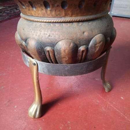 Fioriera artigianale in rame con basamento in ferro e ottone