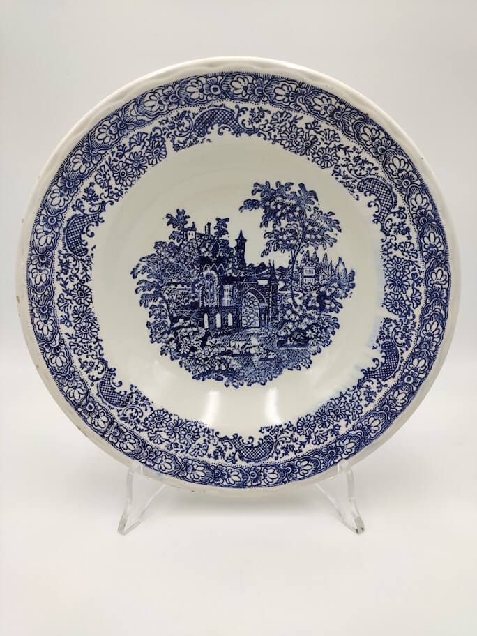 38677.jpg Piatto in ceramica N.I.C.E. (manifattura di Mondovì)