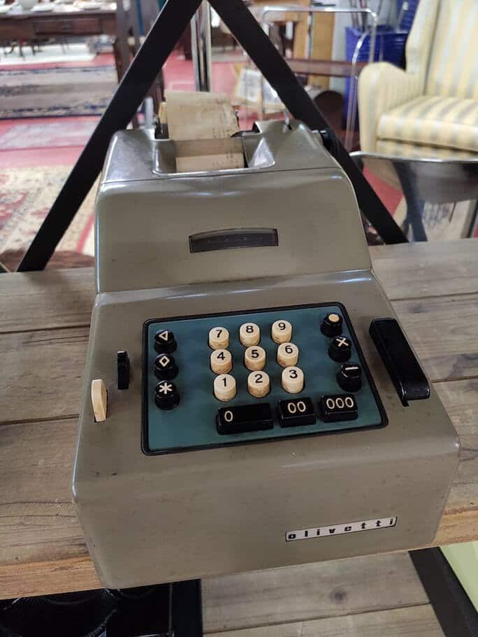 38705.jpg Calcolatore meccanico Olivetti (vecchio)