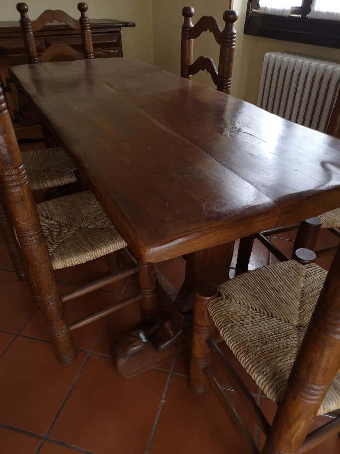38838.jpg Tavolo in castagno massello con 6 sedie impagliate