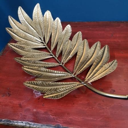 Vassoio a forma di foglia oro in metallo