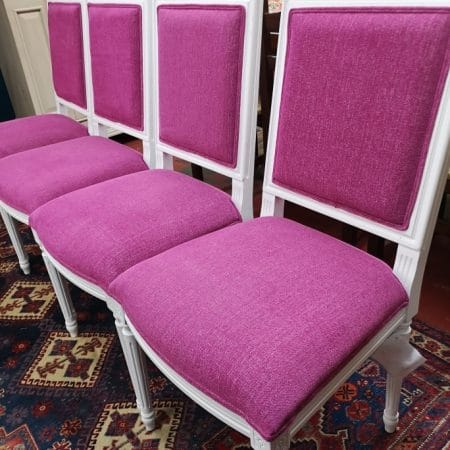 Set di 4 sedie laccate bianche con rivestimento rosa