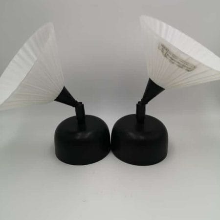 Coppia di applique Effetre Murano con paralumi in vetro a ventaglio, lampadine alogene e trasformatore, in perfette condizioni e funzionanti.