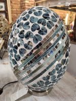 04226.jpg Lampada a uovo mosaico grande in vetro azzurro con specchi