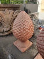 39370.jpg Pigna in terracotta bassa per colonne e cancelli