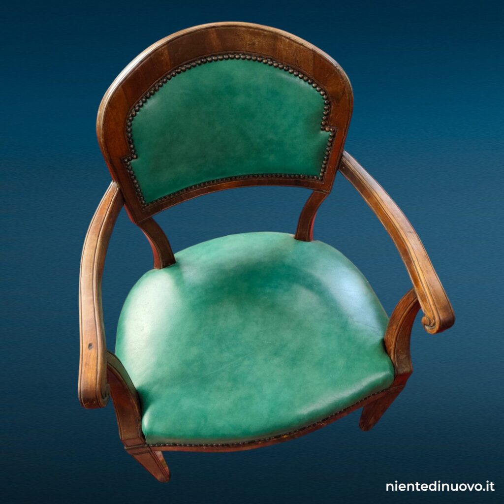 Poltrona antica in noce stile Luigi XVI con seduta e schienale in skai verde