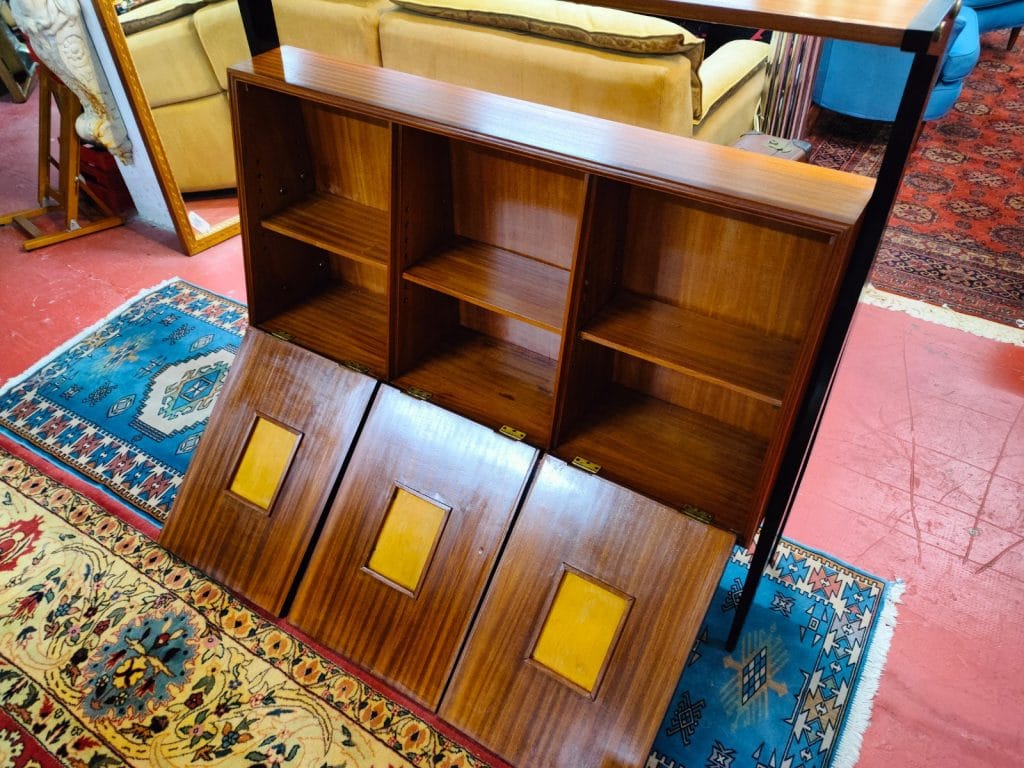 Consolle 3 ante vintage anni '60 con specchio e mensola