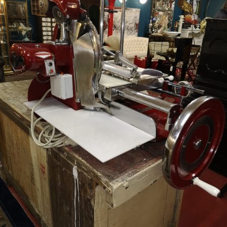 Affettatrice a volano Omega 370 d'epoca in ottime condizioni, con lama da 370 mm e motore elettrico trifase