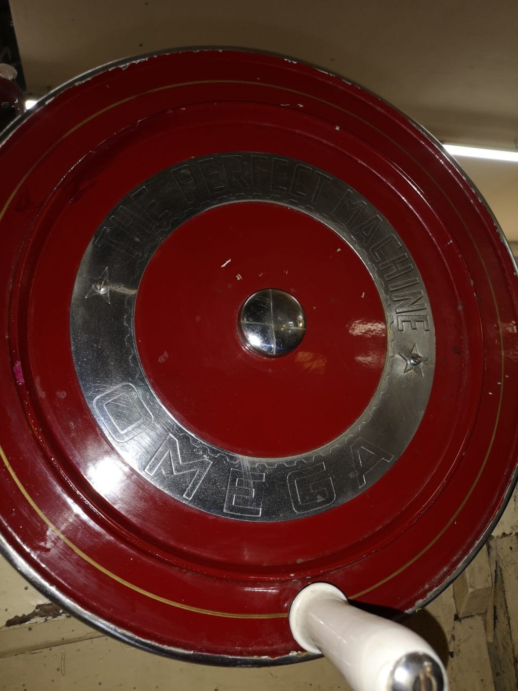 Affettatrice a volano Omega 370 d'epoca in ottime condizioni, con lama da 370 mm e motore elettrico trifase