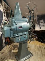 39913_5.jpg Vecchia macchina da cinema Bauer tedesca per proiezioni cinematografiche.