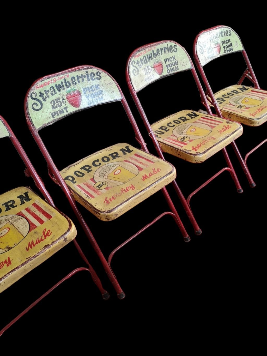 Sedia in metallo pieghevole vintage decorata con motivi pubblicitari
