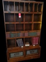 9002272.jpg Mobile libreria inglese in teck con cassetti e ante scorrevoli