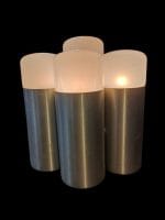 lampadario anni 60 a sospensione tubolare con diffusori in vetro opalino