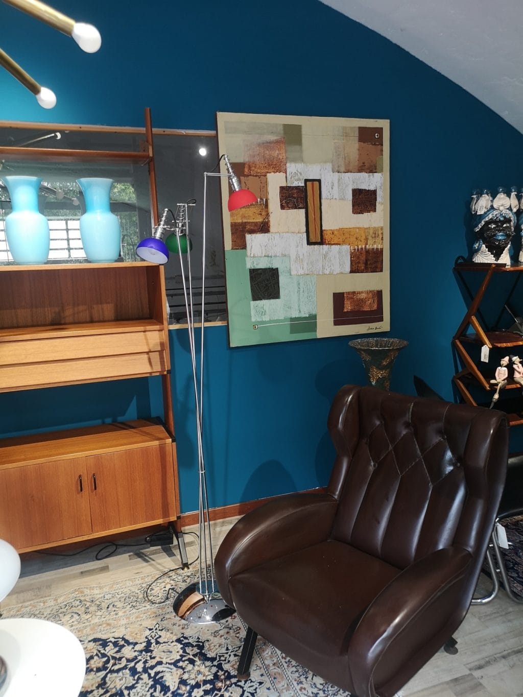 Pannello dipinto decorativo con decoro stilizzato su tela, ideale per ambienti moderni