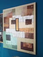 Pannello dipinto decorativo con decoro stilizzato su tela, ideale per ambienti moderni