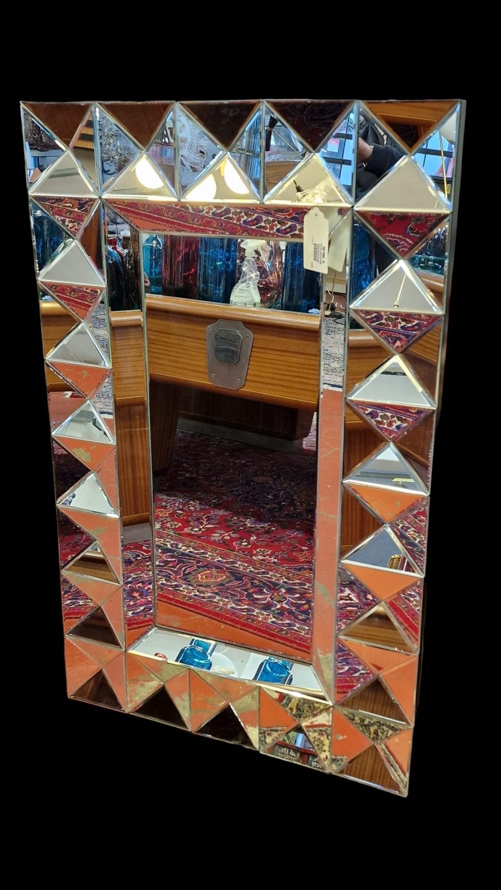 Specchiera sfaccettata con cornice a specchi