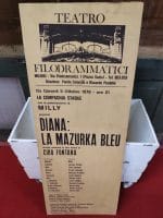 Manifesto teatro d'epoca del Teatro Filodrammatici di Milano, opera 'Diana: la Mazurka Bleu' del 1978.