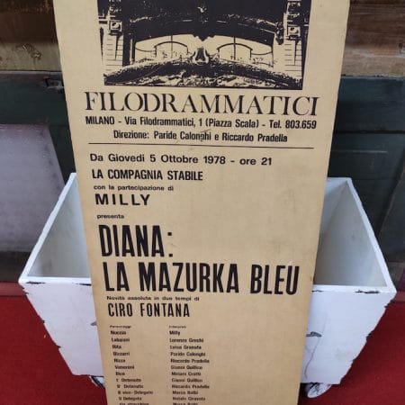 Manifesto teatro d'epoca del Teatro Filodrammatici di Milano, opera 'Diana: la Mazurka Bleu' del 1978.