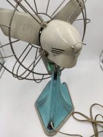 Vecchio ventilatore vintage Pezzoni anni '50 in metallo e bachelite
