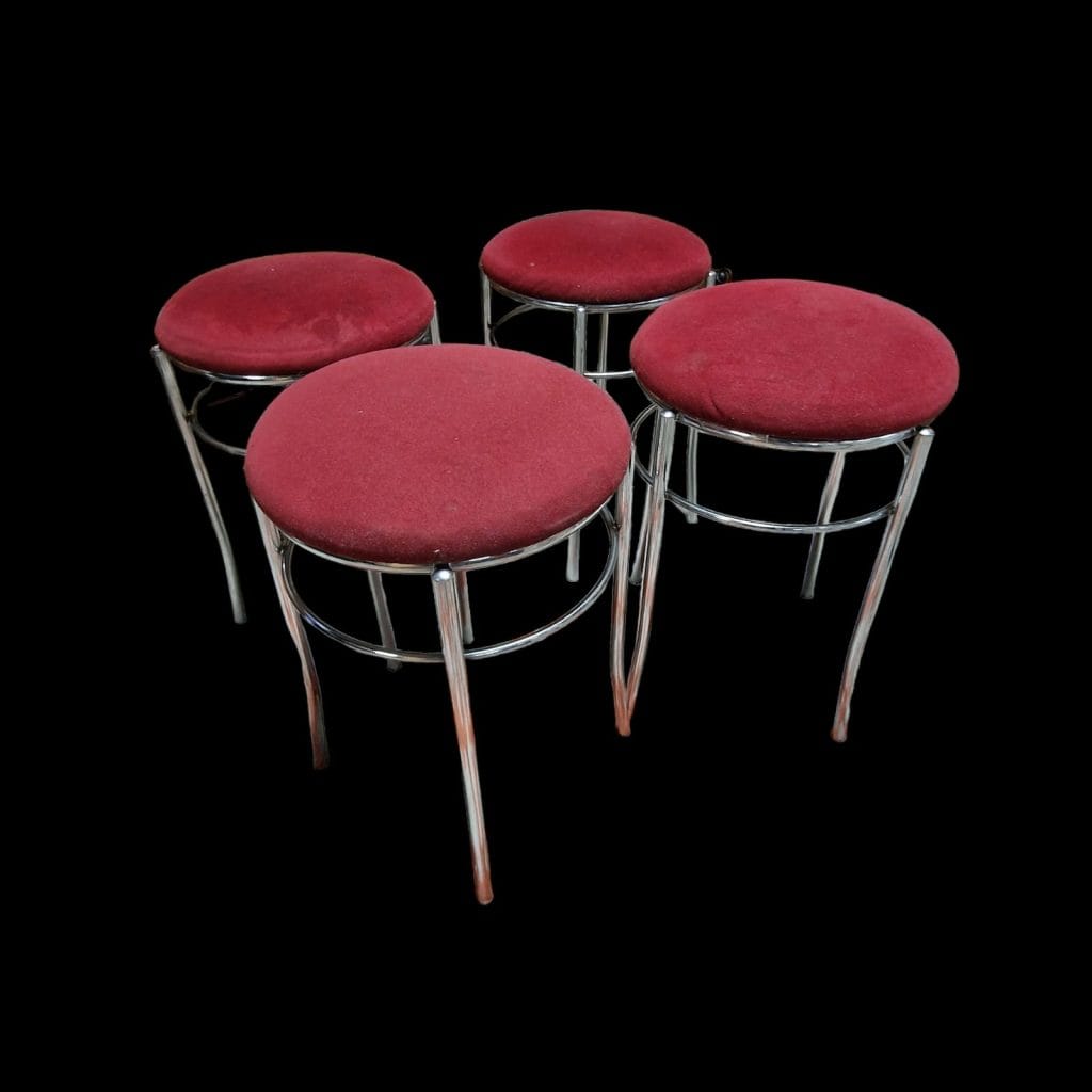 Sgabello in acciaio inox con seduta rossa