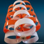 40355_1 Lampadario anni '70 in plexiglass bianco e arancio, 6 portalampade