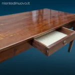 40398_3 Tavolo rettangolare in legno massello dei primi 900 con cassetto centrale e gambe dritte