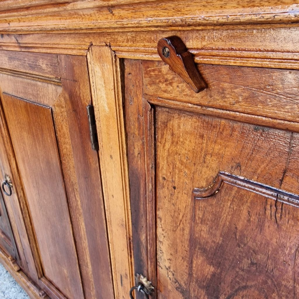 Credenza in massello di teak stile country rustico con tre ante