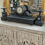 40598.jpg Trittico parigina d'epoca con orologio e coppia di candelabri in marmo nero