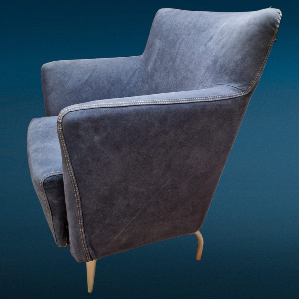Poltroncina imbottita Somaschini sfoderabile disponibile in blu e giallo