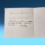04571_6.jpg Scopri l'eleganza senza tempo della poltroncina rustica a cartella in noce del XVII secolo, completa di certificato di autenticità.