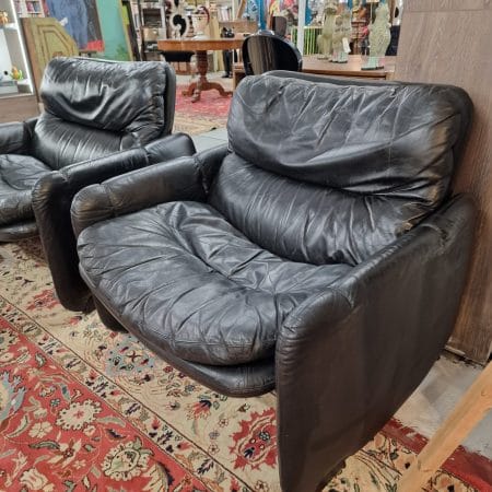 Poltrona vintage in pelle nera anni '70 modello Sandwich