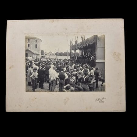 Fotografia d’epoca su cartoncino firmata G. Bianchi Monza su supporto Perelli Milano