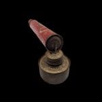 6398bd22-5772-447b-b9b7-7bb198d0063b Vecchio diffusore insetticida in latta Vittoria con pompa manuale