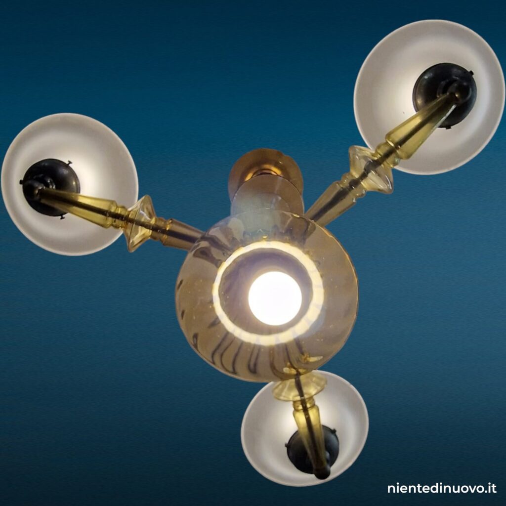 Lampadario veneziano in vetro anni ’40 con bracci gialli soffiati e 4 luci