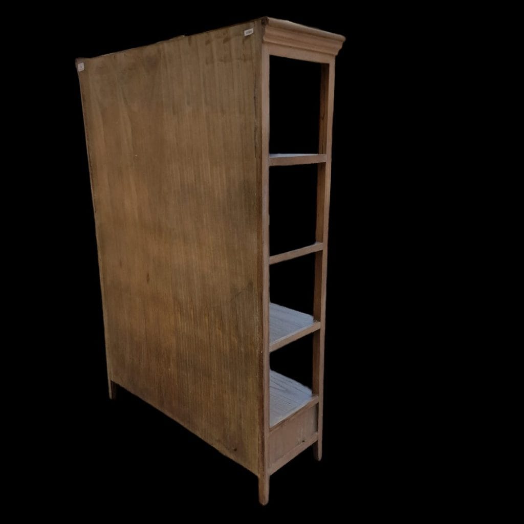 Mobile libreria in legno con scaffali aperti e cassetti