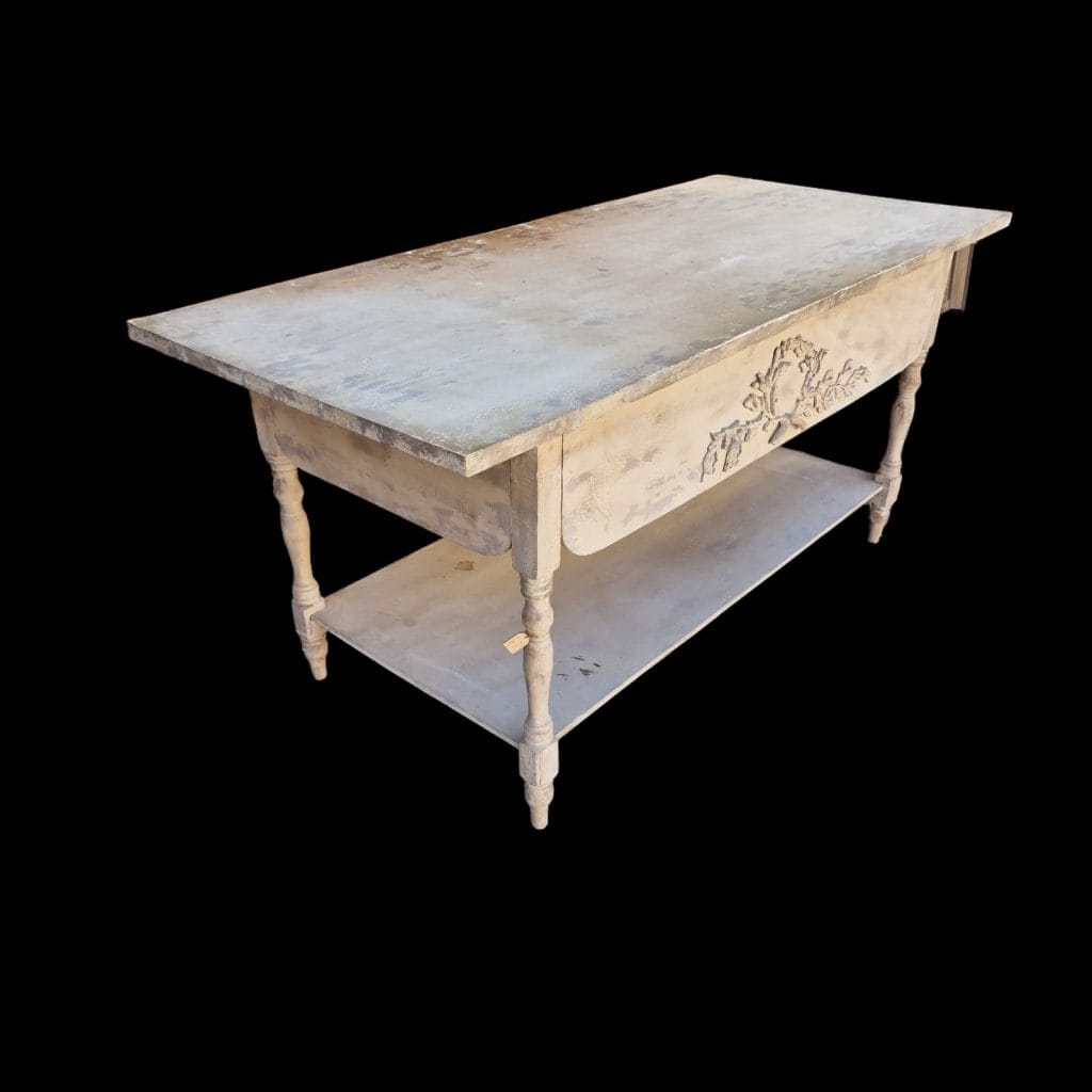 Mobile bancone provenzale in stile shabby chic con finitura chiara e dettagli vintage