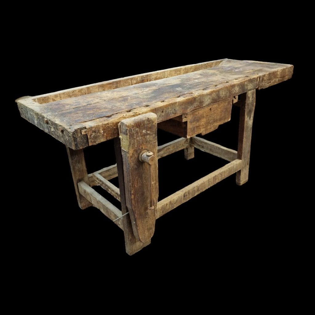04553.jpg Tavolo da lavoro da falegname in legno massello con morse originali e piano invecchiato
