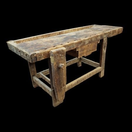 Tavolo da lavoro da falegname in legno massello con morse originali e piano invecchiato