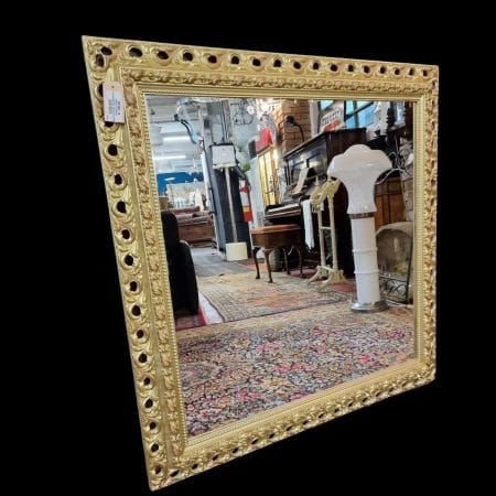 Specchiera quadrata cornice oro lavorata in perfette condizioni