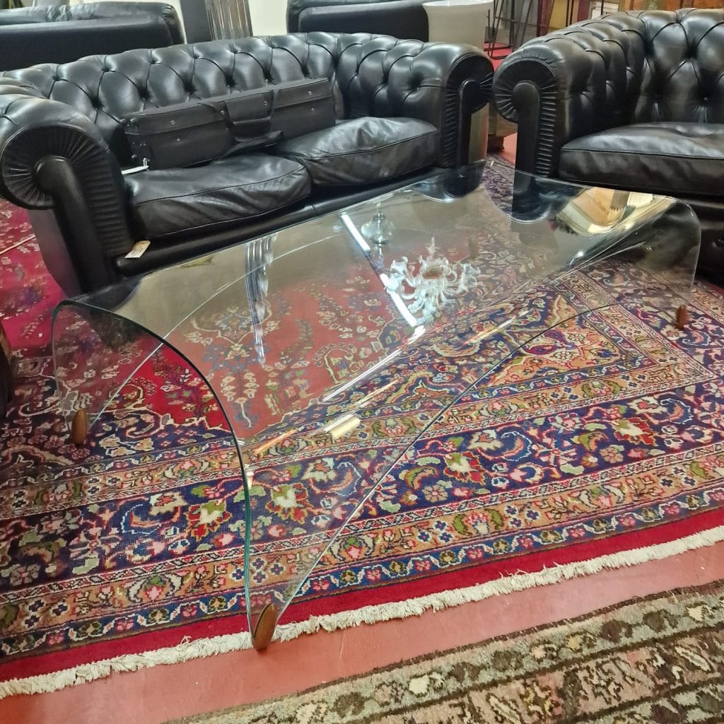 Coffee table Fiam modello Genio in vetro curvato, design firmato Iosa Ghini, in condizioni perfette