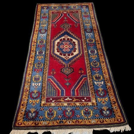 Tappeto persiano Yayali annodato a mano dai colori sgargianti con certificato