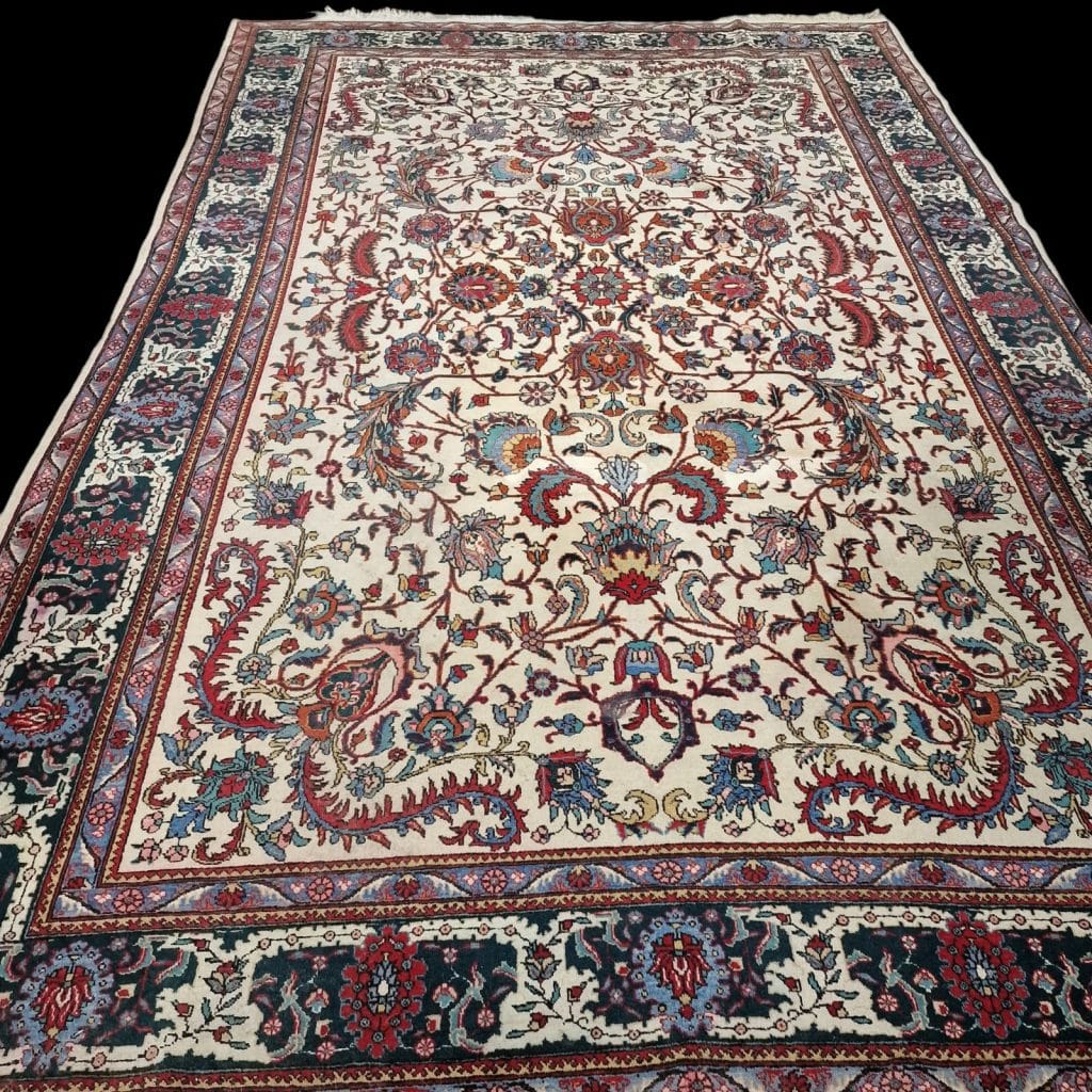 Tappeto persiano Isfahan originale certificato con motivi floreali e vello in buone condizioni